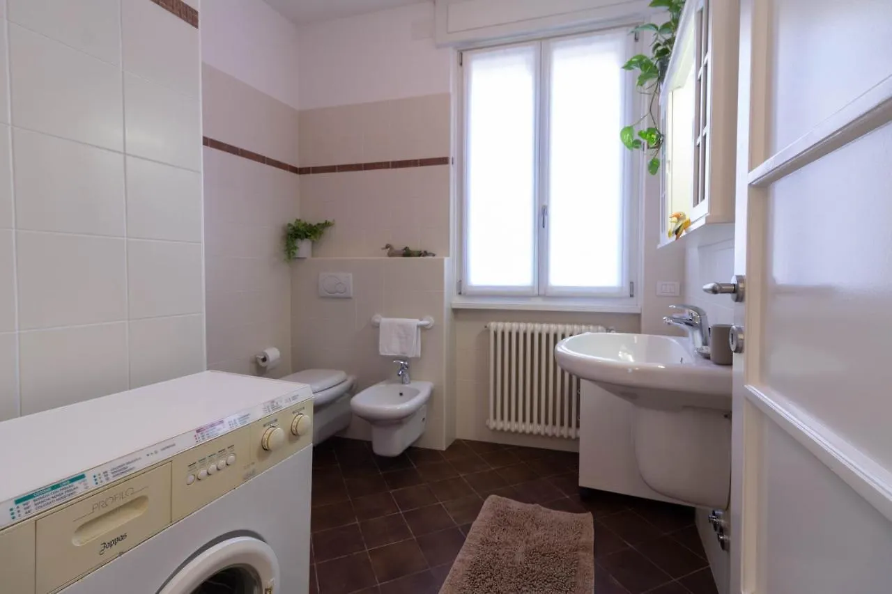 Mamma Ciccia Holiday Home - Waterfront Apartment Mandello del Lario