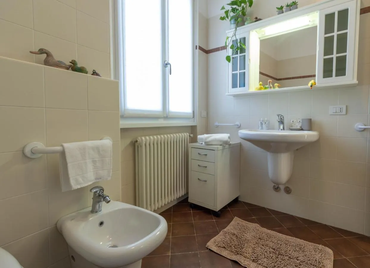 Mamma Ciccia Holiday Home - Waterfront Apartment Mandello del Lario