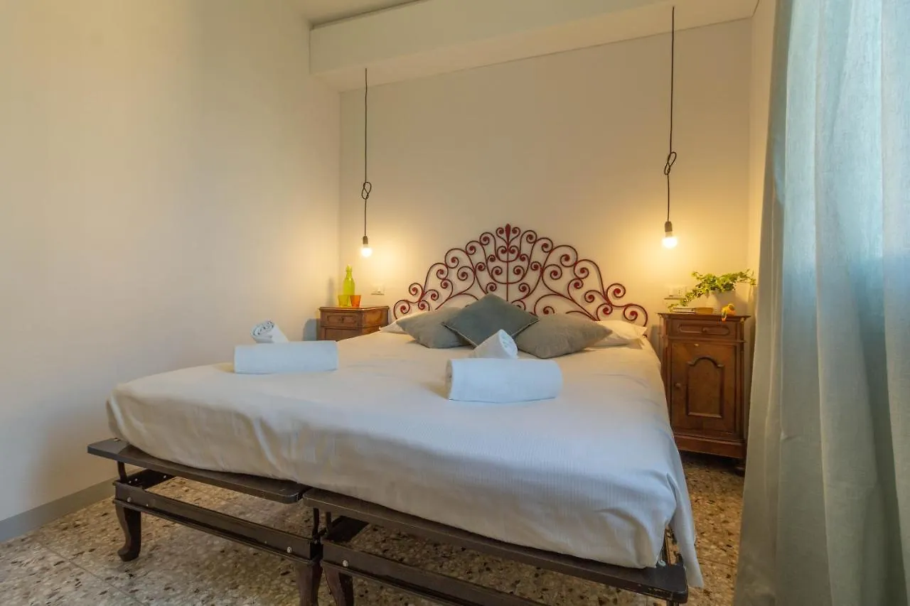 Mamma Ciccia Holiday Home - Waterfront Apartment Mandello del Lario